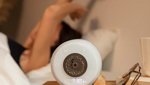 Onze etherische olie-diffuser-wekker: de Night & Day